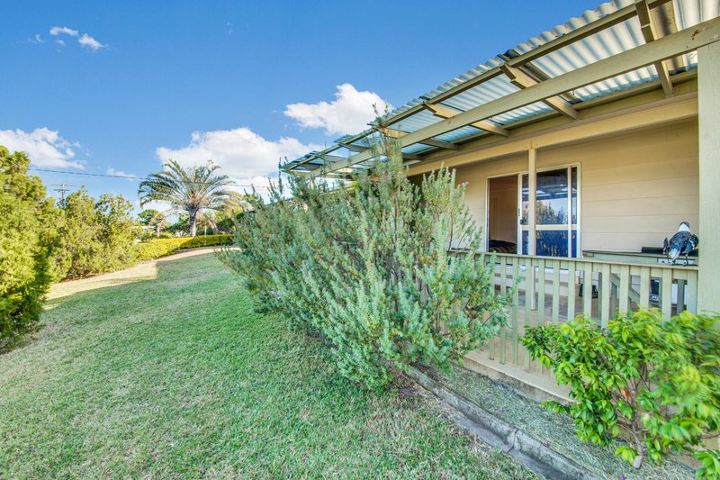 Photo - 15 Hansen Crescent, Clinton QLD 4680 - Image 2