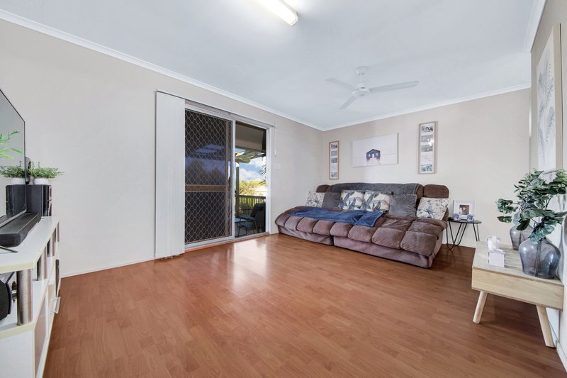 Photo - 15 Hansen Crescent, Clinton QLD 4680 - Image 4