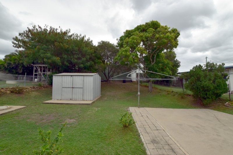 Photo - 15 Hansen Crescent, Clinton QLD 4680 - Image 12