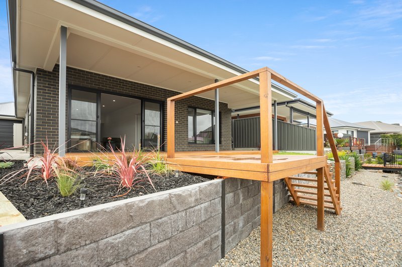 Photo - 15 Harbour View Terrace, Victor Harbor SA 5211 - Image 8