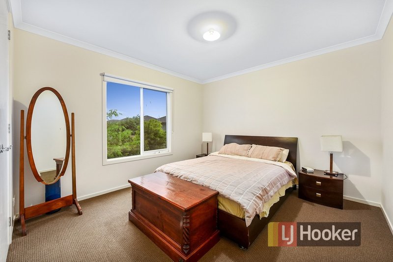 Photo - 15 Harlesden Circuit, Pakenham VIC 3810 - Image 9