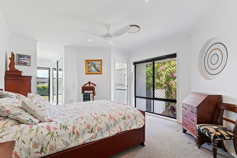 Photo - 15 Harrow Close, Bridgeman Downs QLD 4035 - Image 13