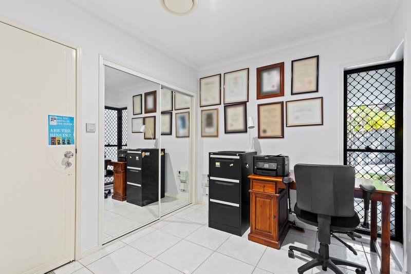 Photo - 15 Harrow Close, Bridgeman Downs QLD 4035 - Image 18