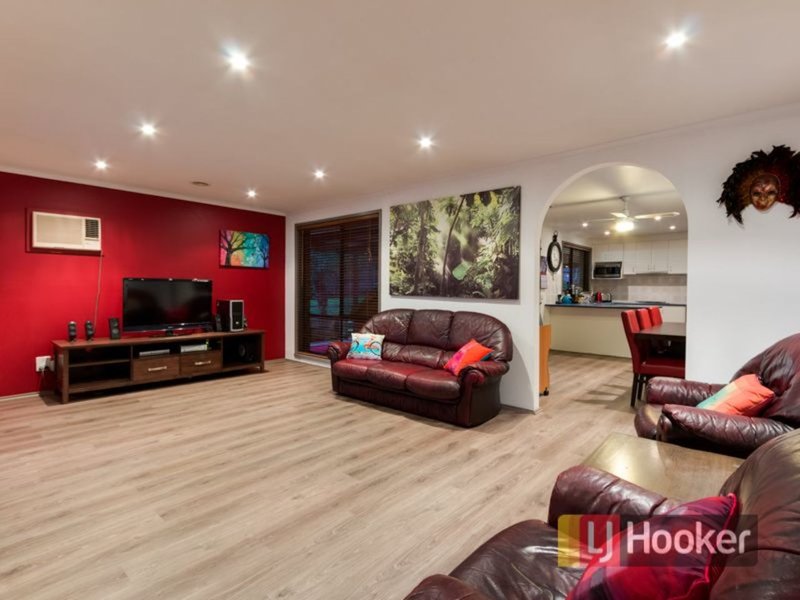 Photo - 15 Harvey Court, Hampton Park VIC 3976 - Image 3