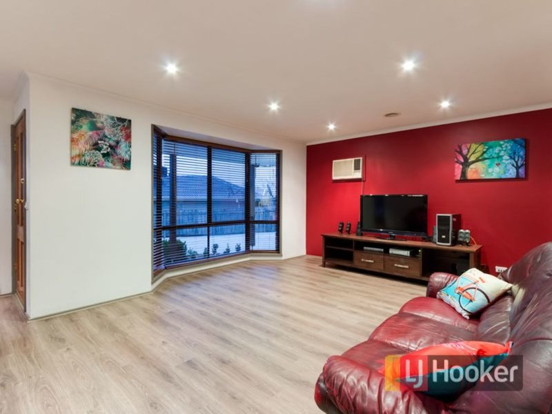 Photo - 15 Harvey Court, Hampton Park VIC 3976 - Image 4