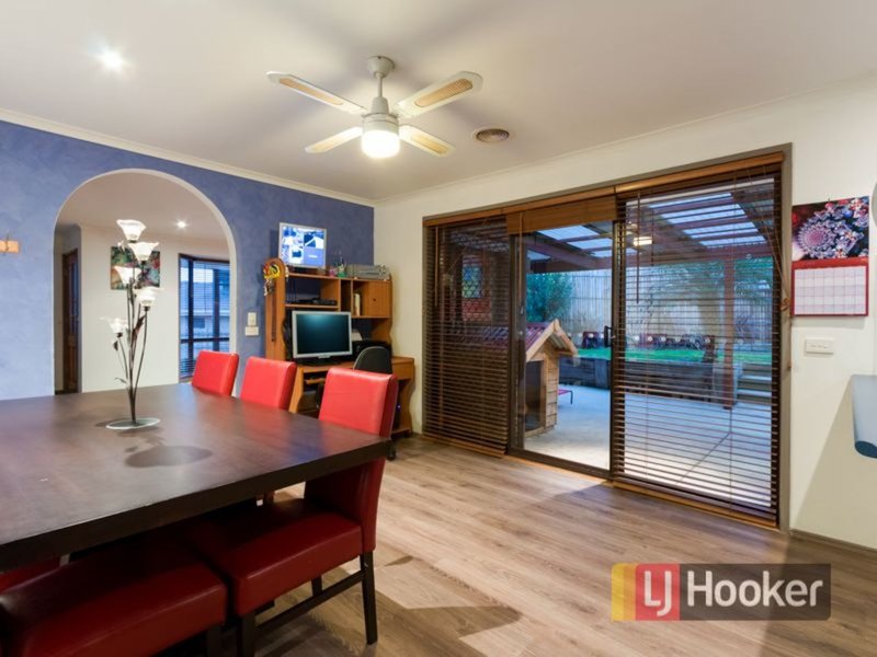 Photo - 15 Harvey Court, Hampton Park VIC 3976 - Image 6