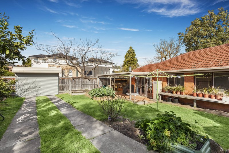 Photo - 15 Hawk Street, Doncaster East VIC 3109 - Image 3