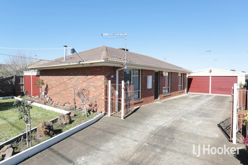 15 Hawkesbury Road, Werribee VIC 3030