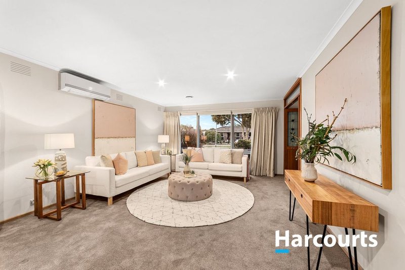 15 Hawksburn Crescent, Wantirna South VIC 3152