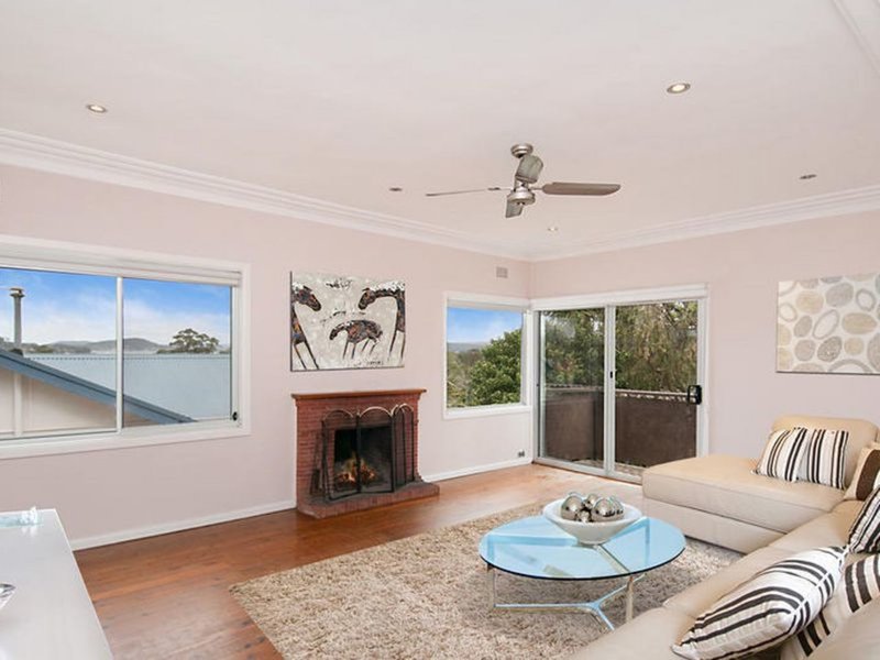 Photo - 15 Headlam Parade, Springfield NSW 2250 - Image 2