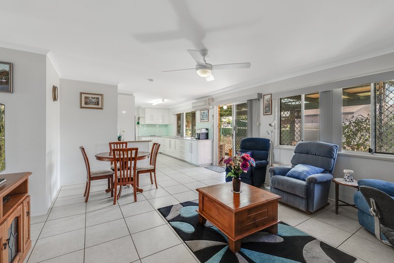 Photo - 15 Heather Street, Kearneys Spring QLD 4350 - Image 3