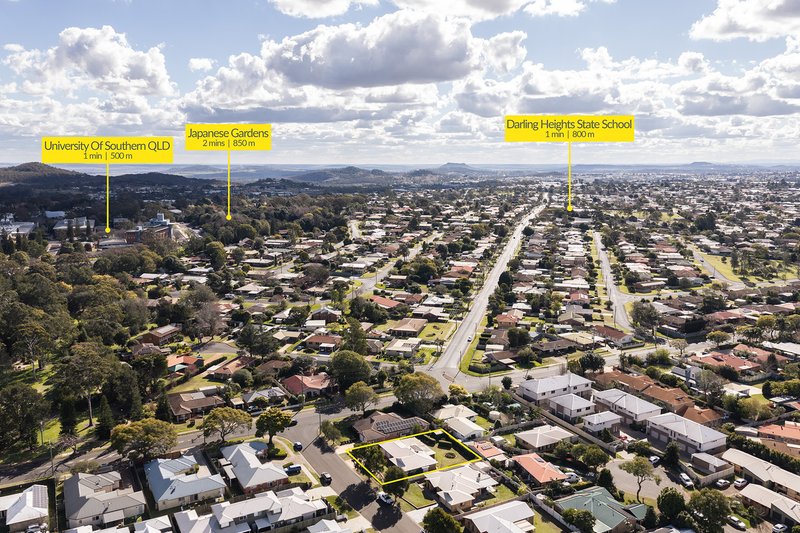 Photo - 15 Heather Street, Kearneys Spring QLD 4350 - Image 6