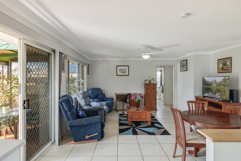 Photo - 15 Heather Street, Kearneys Spring QLD 4350 - Image 12