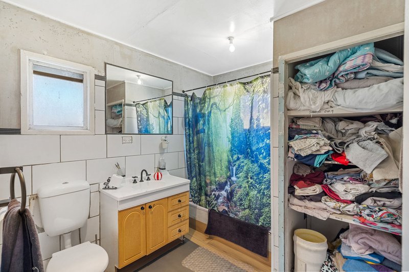 Photo - 15 Heather Street, Logan Central QLD 4114 - Image 7