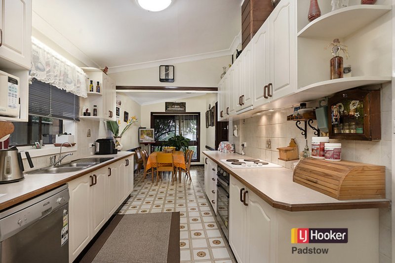 Photo - 15 Helga Avenue, Padstow NSW 2211 - Image 2