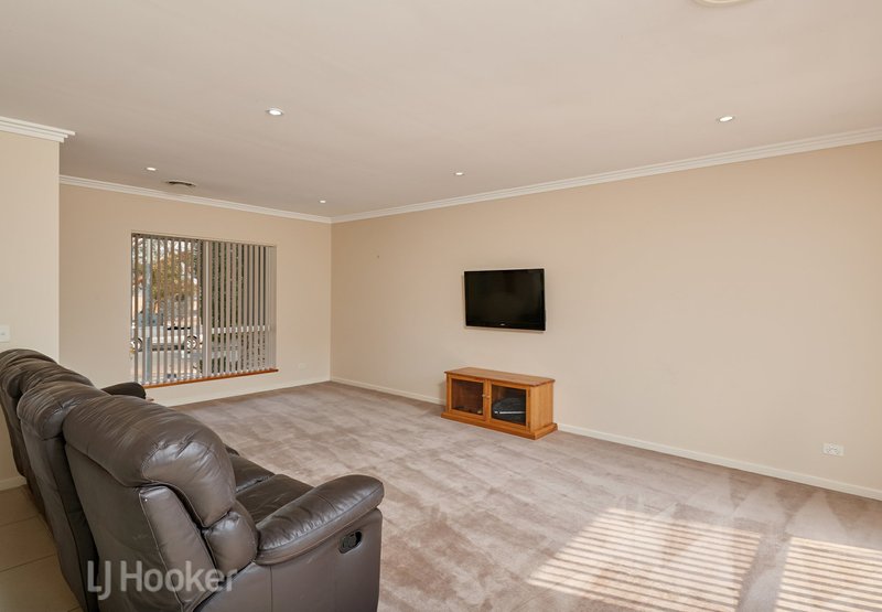 Photo - 15 Hely Avenue, Turvey Park NSW 2650 - Image 4