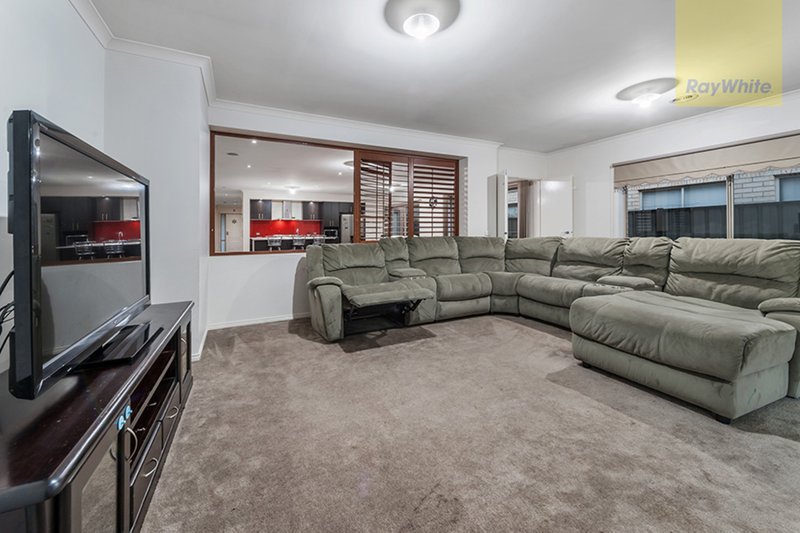 Photo - 15 Hennessy Street, Craigieburn VIC 3064 - Image 8