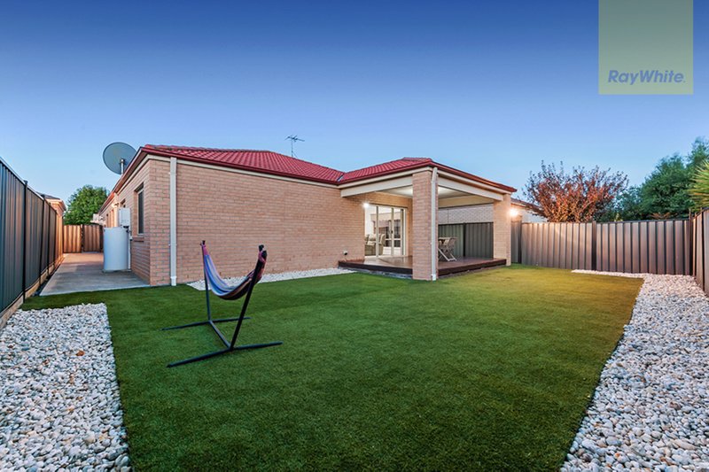 Photo - 15 Hennessy Street, Craigieburn VIC 3064 - Image 15