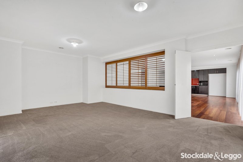 Photo - 15 Hennessy Street, Craigieburn VIC 3064 - Image 5