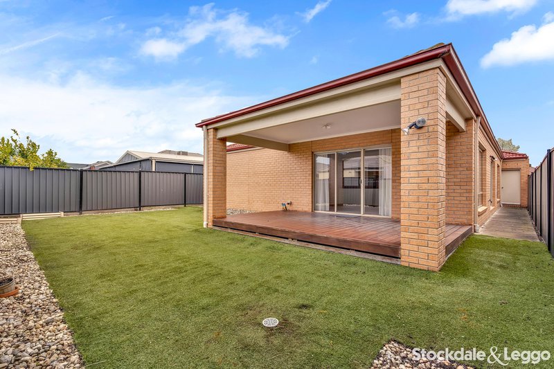 Photo - 15 Hennessy Street, Craigieburn VIC 3064 - Image 9