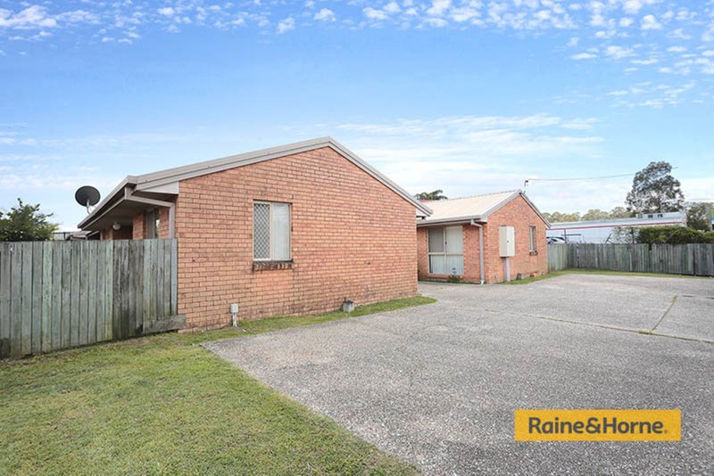 Photo - 15 Henty Drive, Redbank Plains QLD 4301 - Image 2