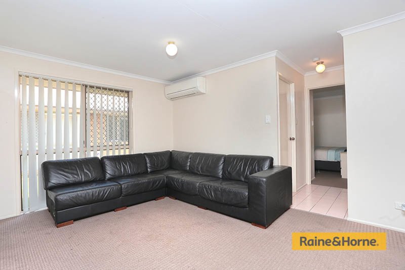 Photo - 15 Henty Drive, Redbank Plains QLD 4301 - Image 3