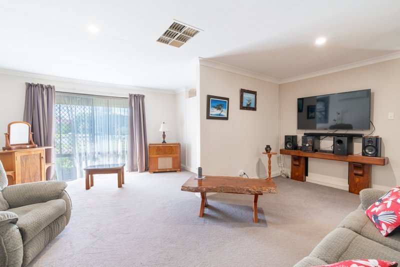 Photo - 15 Hera Close, Cooloongup WA 6168 - Image 4