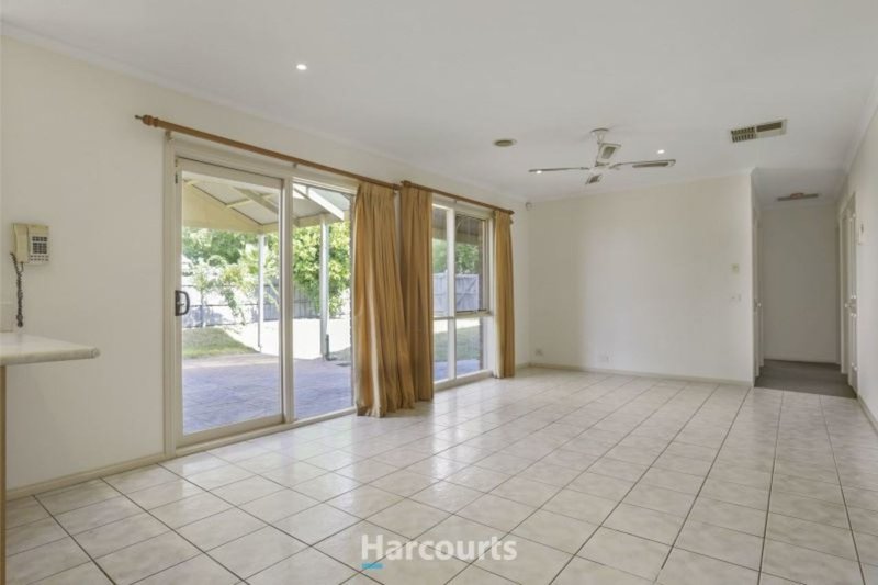 Photo - 15 Heyfield Court, Narre Warren VIC 3805 - Image 4