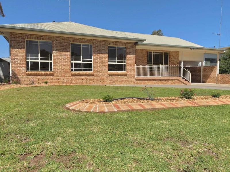 15 Hickey Crescent, Griffith NSW 2680