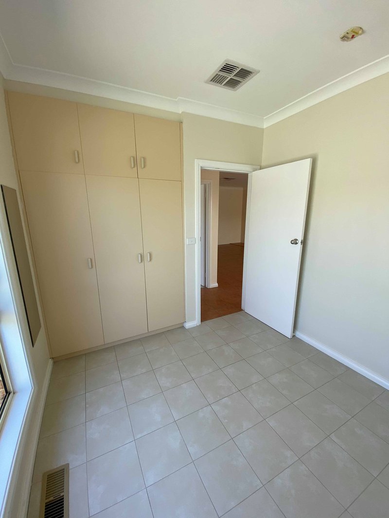 Photo - 15 Hickey Crescent, Griffith NSW 2680 - Image 15