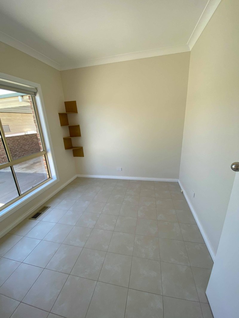 Photo - 15 Hickey Crescent, Griffith NSW 2680 - Image 16