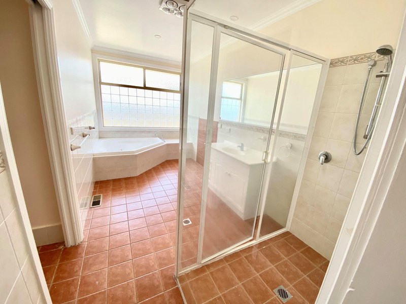 Photo - 15 Hickey Crescent, Griffith NSW 2680 - Image 17