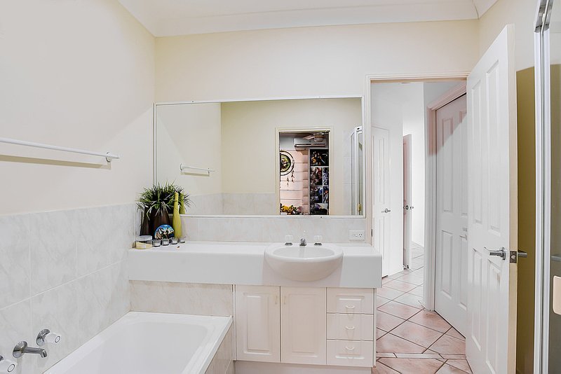 Photo - 15 Highgate Lane, Robina QLD 4226 - Image 8