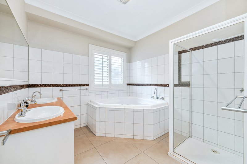 Photo - 15 Highwood Drive, Hillside VIC 3037 - Image 10