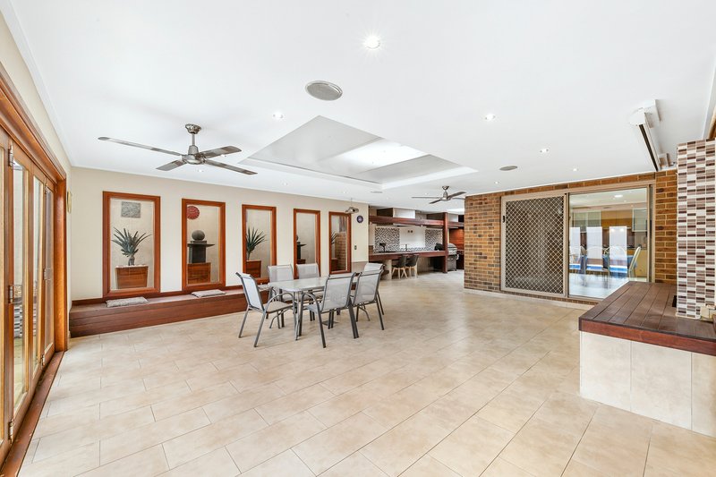 Photo - 15 Highwood Drive, Hillside VIC 3037 - Image 11