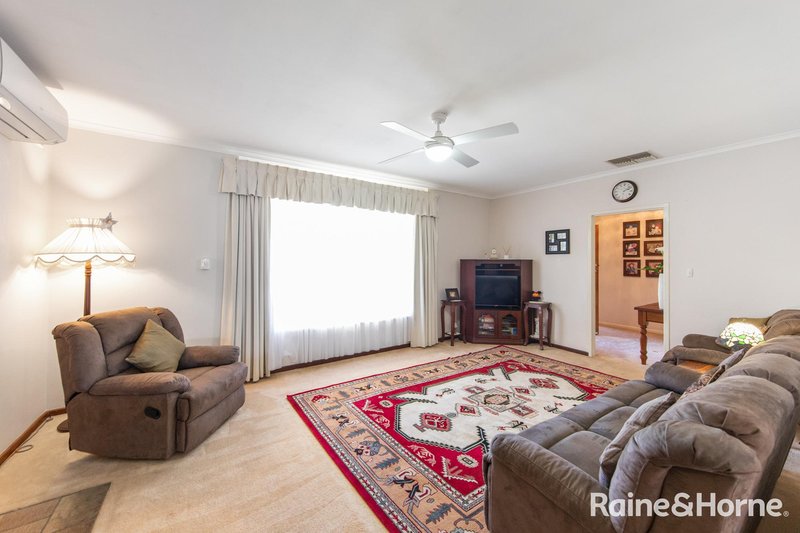 Photo - 15 Highwray Drive, Morphett Vale SA 5162 - Image 4