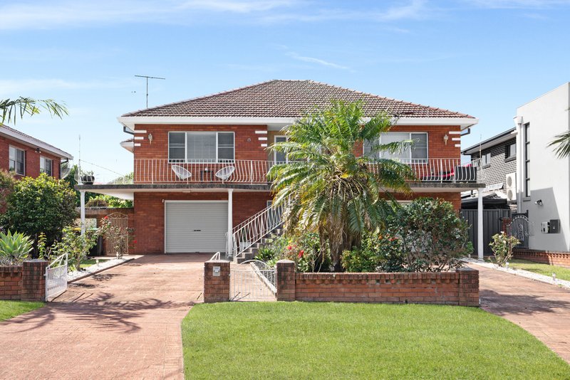 15 Hillcrest Avenue, Moorebank NSW 2170