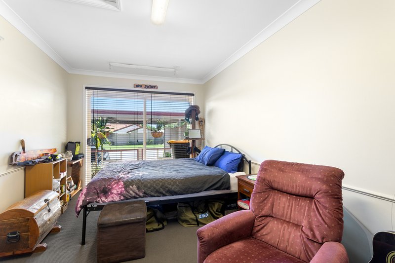 Photo - 15 Hillmont Crescent, Morayfield QLD 4506 - Image 6