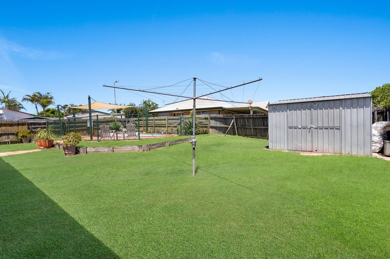 Photo - 15 Hillmont Crescent, Morayfield QLD 4506 - Image 11