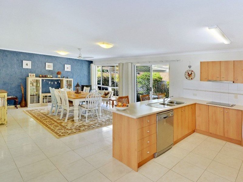 Photo - 15 Hillside Court, Little Mountain QLD 4551 - Image 3