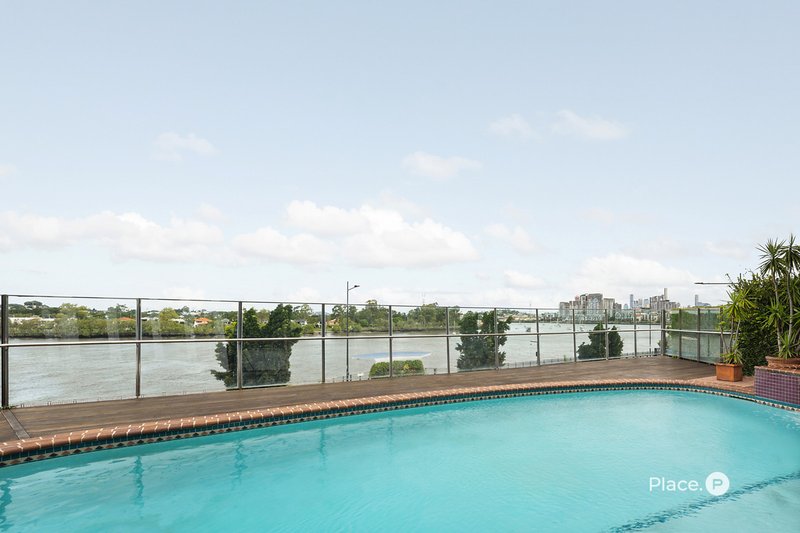 Photo - 15 Hillside Crescent, Hamilton QLD 4007 - Image 7