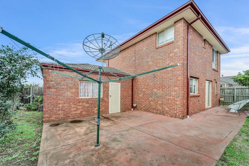 Photo - 15 Hilton Street, Craigieburn VIC 3064 - Image 13