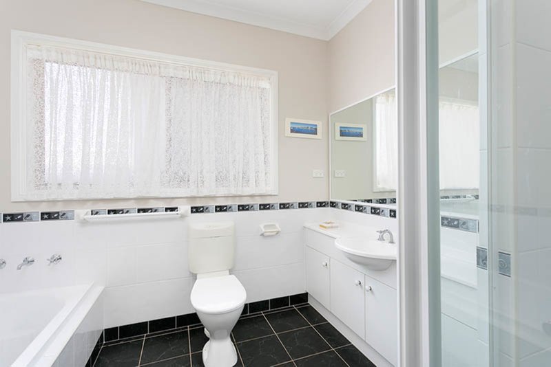 Photo - 15 Hinchinbrook Drive, Shell Cove NSW 2529 - Image 5