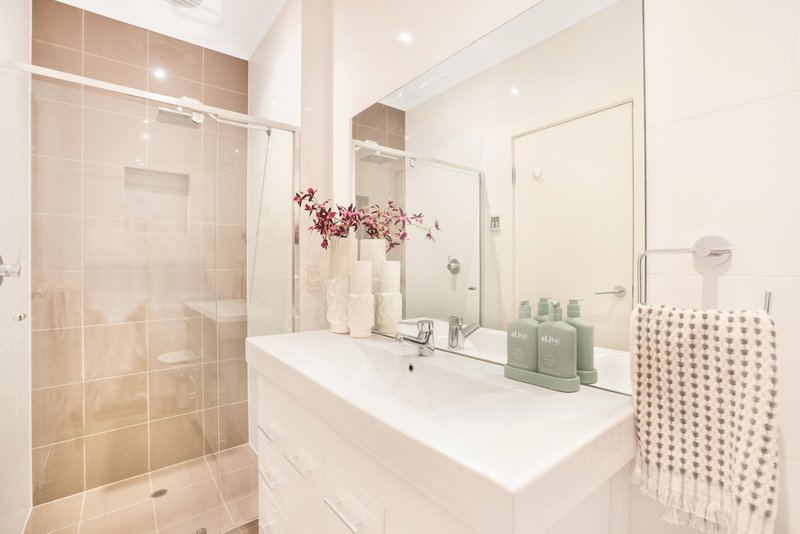 Photo - 15 Hobart Road, Henley Beach South SA 5022 - Image 8