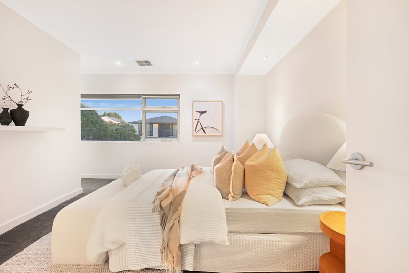 Photo - 15 Hobart Road, Henley Beach South SA 5022 - Image 16