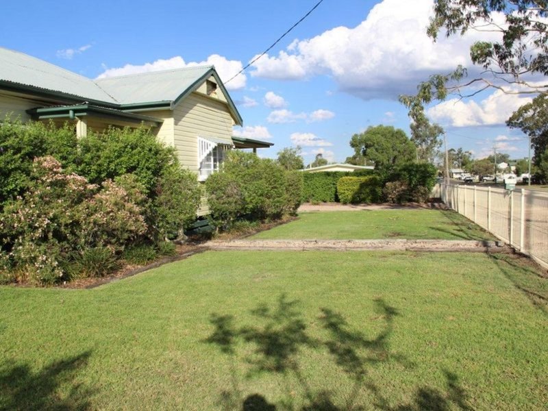 15 Hoffman Street, Roma QLD 4455