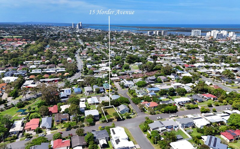 Photo - 15 Horder Avenue, Labrador QLD 4215 - Image 4