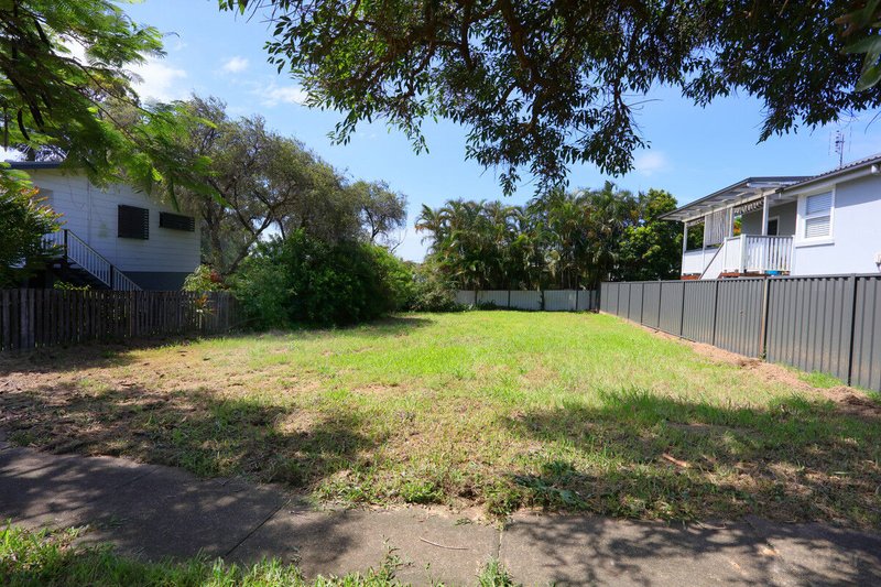 Photo - 15 Horder Avenue, Labrador QLD 4215 - Image 10