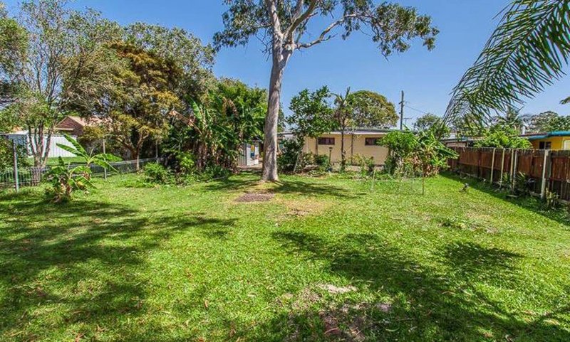 Photo - 15 Hughes Street, Deception Bay QLD 4508 - Image 2