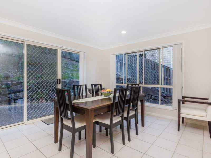 Photo - 15 Humberside Close, Mudgeeraba QLD 4213 - Image 3